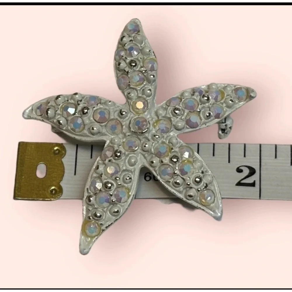 VTG St John Enamel White Starfish Beach Brooch Pin AB AURORA BOREALIS Rhinestone